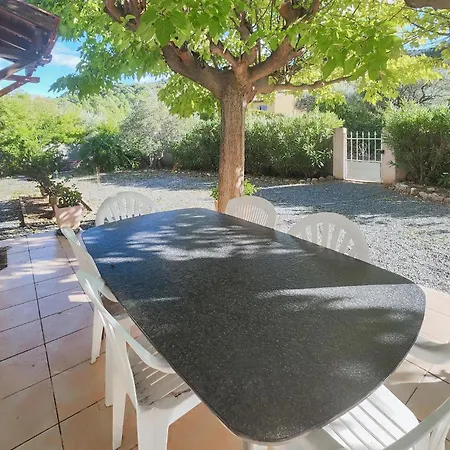 Дом отдыха Pet Friendly In Chinian With Wifi *