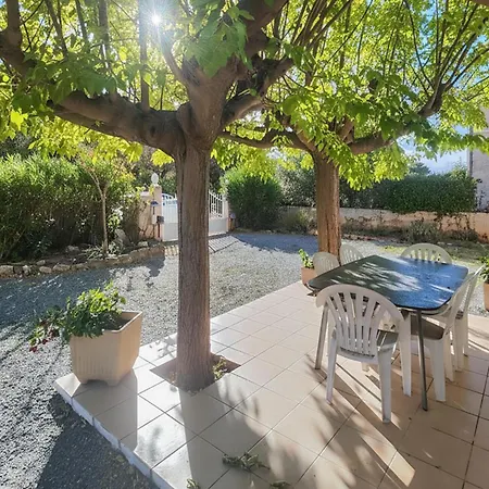 Дом отдыха Pet Friendly In Chinian With Wifi Сен-Шиньян