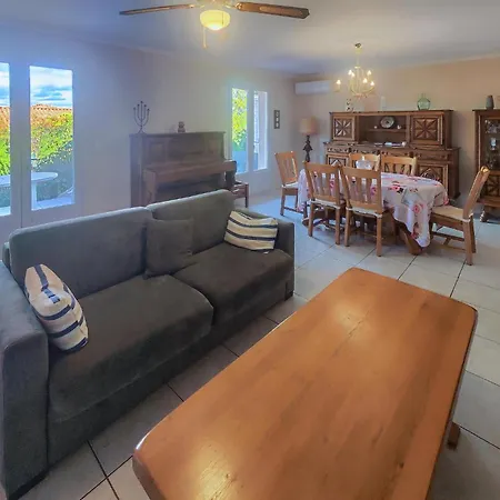 3 Bedroom Gorgeous In Chinian Nyaraló *