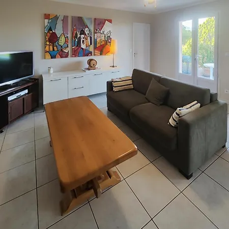 Casa vacanze 3 Bedroom Gorgeous In Chinian