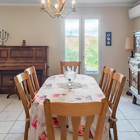 Pet Friendly In Chinian With Wifi