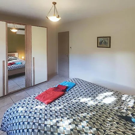 Дом отдыха Pet Friendly In Chinian With Wifi