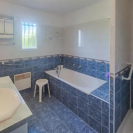 3 Bedroom Gorgeous In Chinian Saint-Chinian