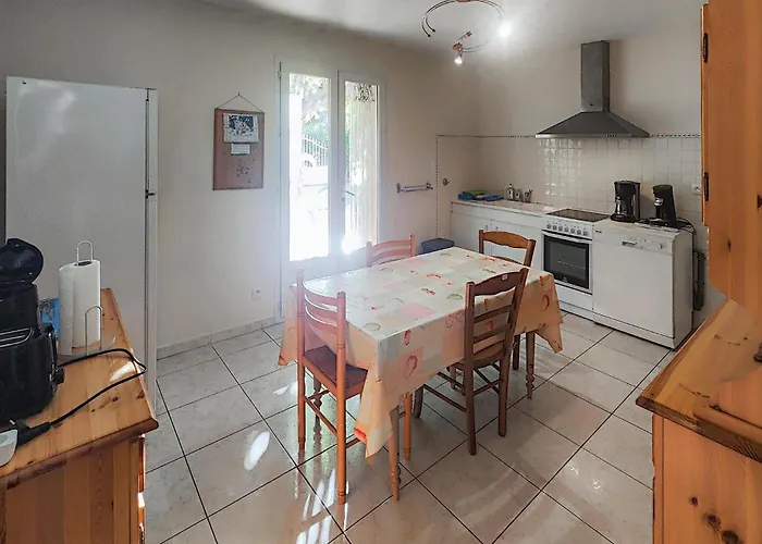 Σπίτι διακοπών Pet Friendly In Chinian With Wifi *